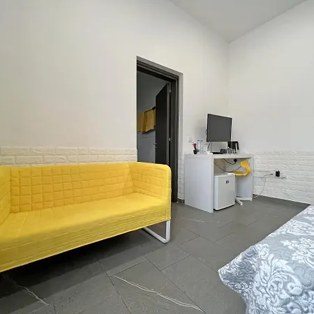 Gasthuis Apollo By Albert's Larnaca