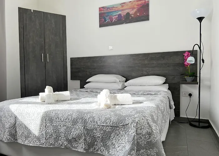 Apollo By Albert's Ларнака