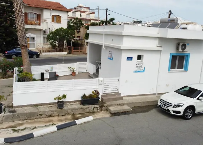 Apollo By Albert's Guest house 3*